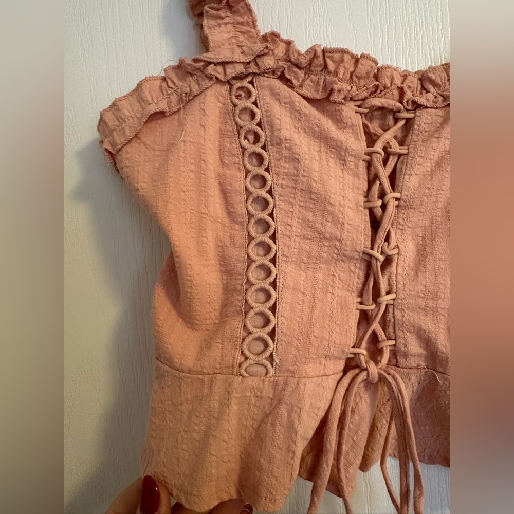 Tiger Mist Ruffle Crop Top - Picture 4 of 7